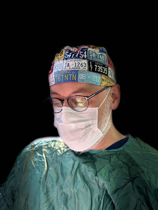 Prof. Dr. Özmen ameliyathanede
